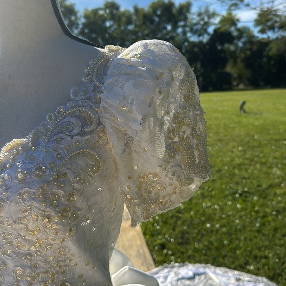 90s Mori Lee wedding gown. Size small. - Picture 9 of 11